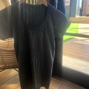 Lululemon sz 4 top